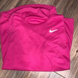 Women’s athletic top